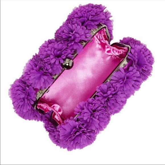 Pink Haley - Picture 3 of 3